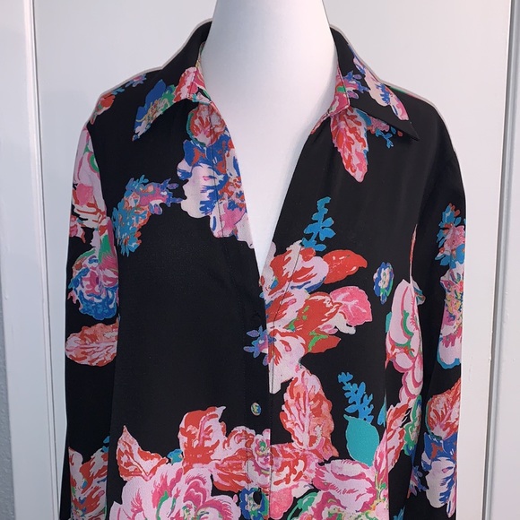 Zara | Long Sleeve Button Down - Picture 2 of 7